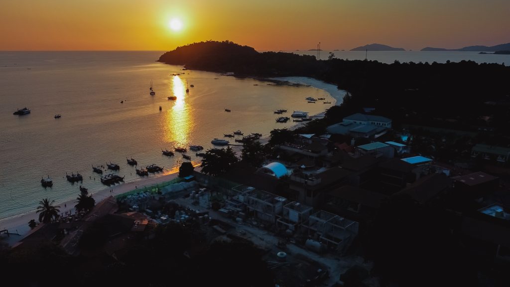 หาดพัทยา (Pattaya Beach Lipe) เกาะหลีเป๊ะ