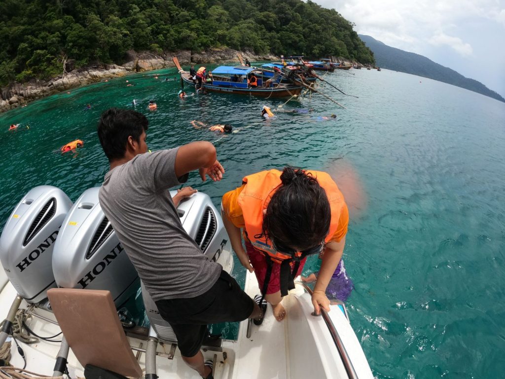 ดำน้ำ หลีเป๊ะ (Snorkeling)