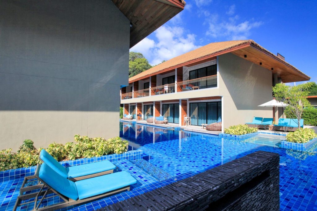 อาคีรา หลีเป๊ะ akira lipe โรงแรมหรู บนเกาะหลีเป๊ะ สระว่ายน้ำ (สระน้ำขนาดใหญ่ 3 สระ)