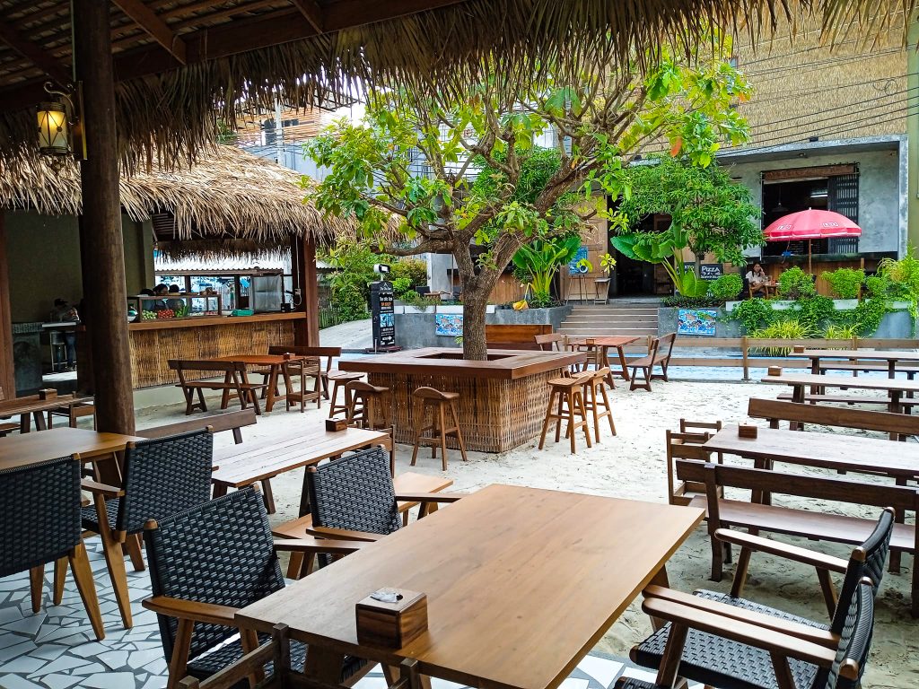 ส้มตำหัวไม้ สาขาเกาะหลีเป๊ะ (Somtumhuamai Lipe)